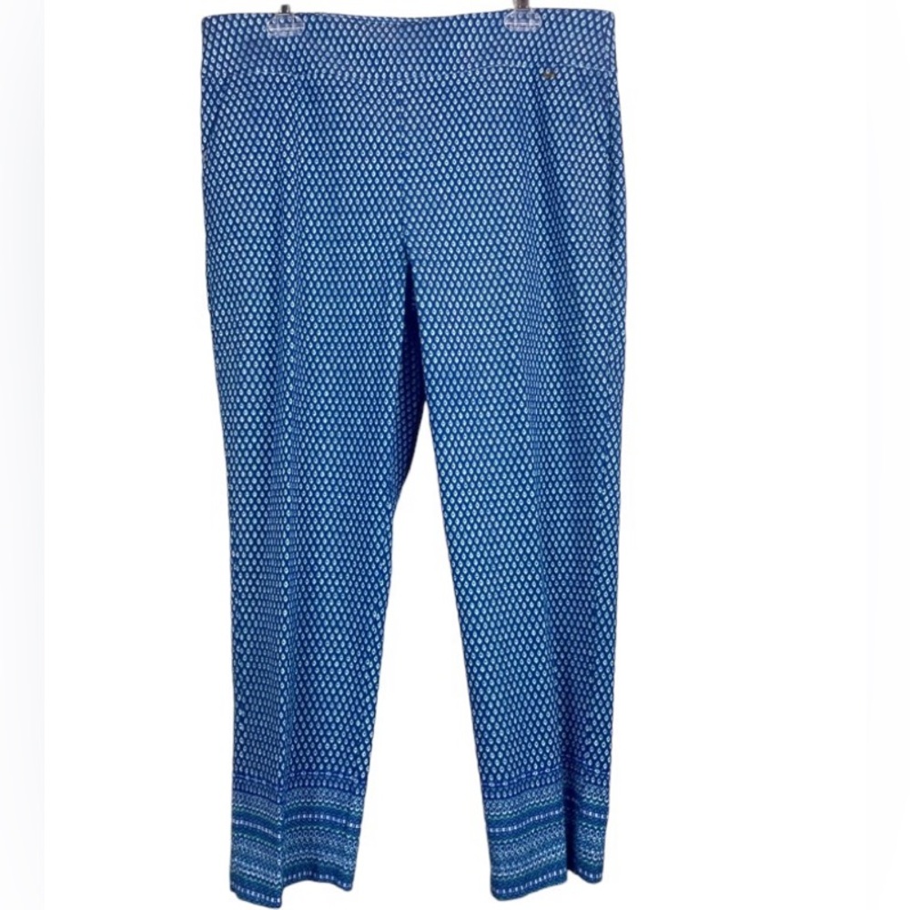 NWOT Attyre Blue Stretch Geometric Capri Pants Size 16
